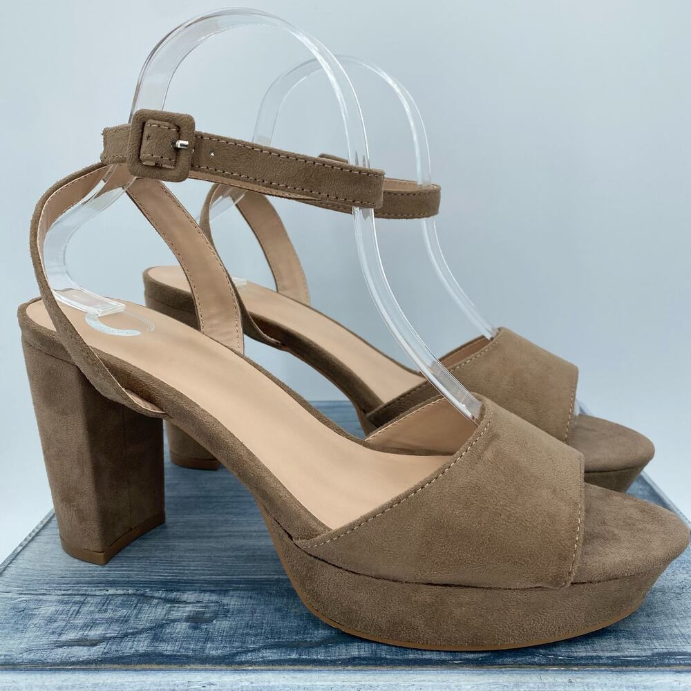 NEW Journee Collection Nairri Women’s Pumps Taupe Size 8.5